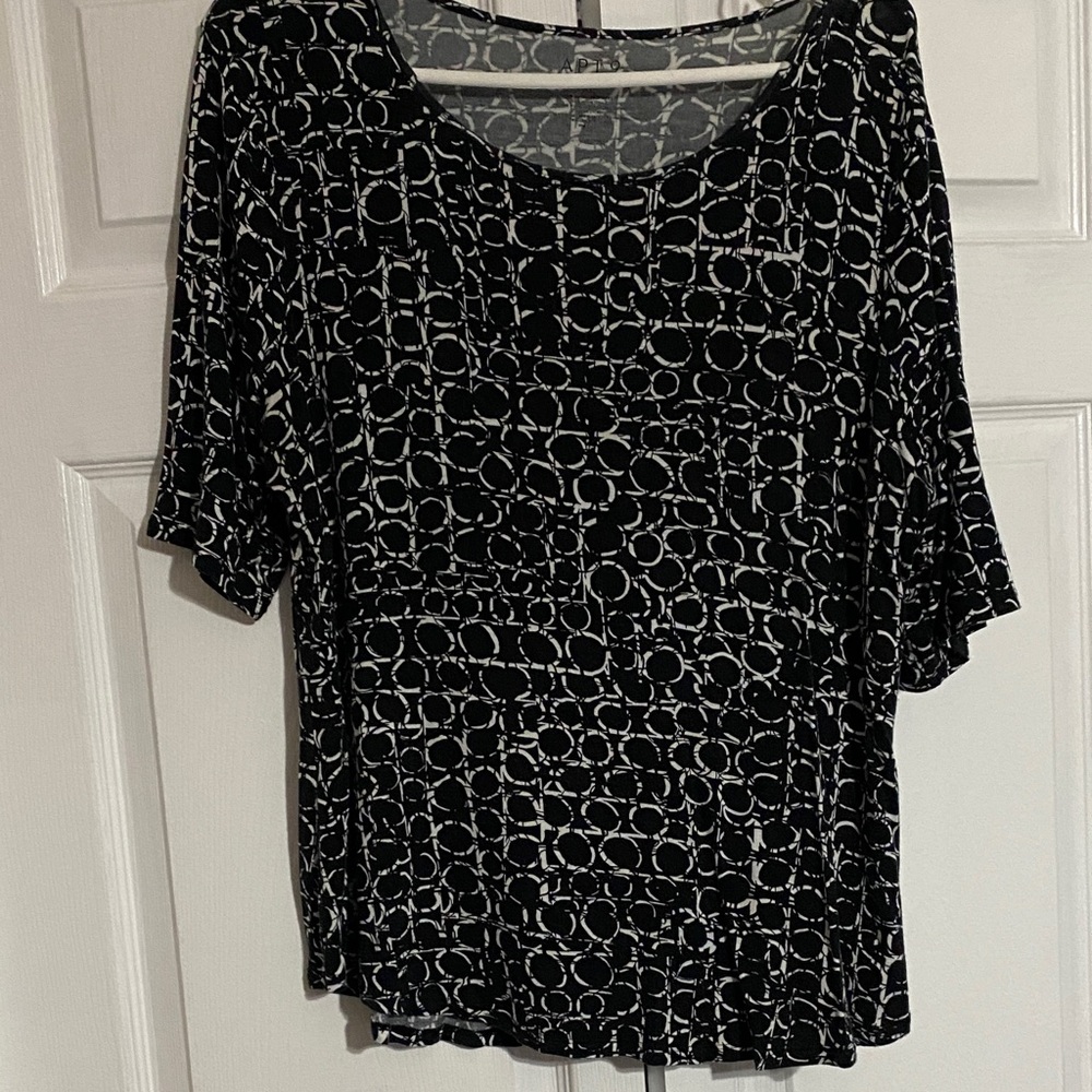 Apt. 9 Black and White Geometric Blouse